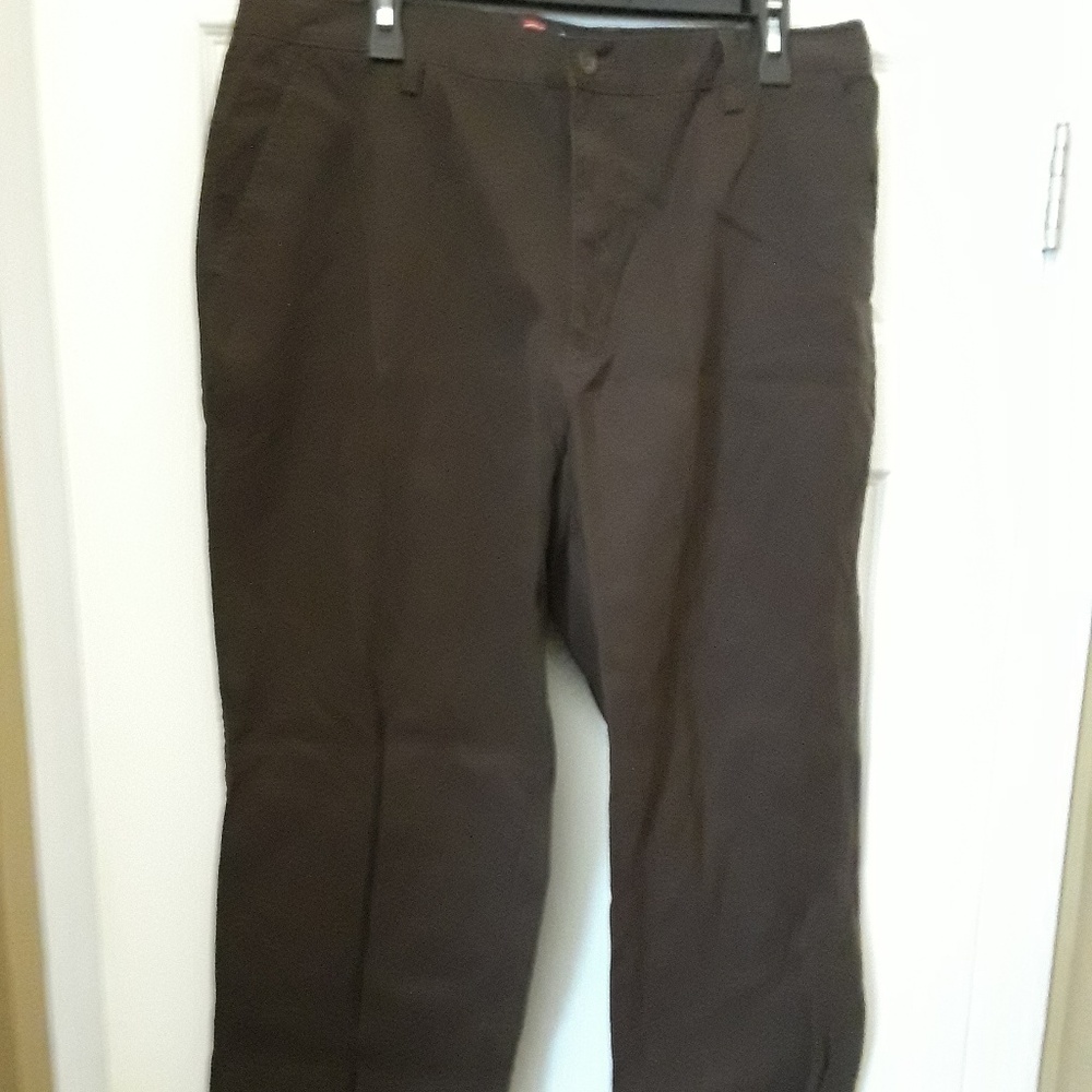 EUC - Men's Chaps Flat Front Chino Pants - 36 x 32